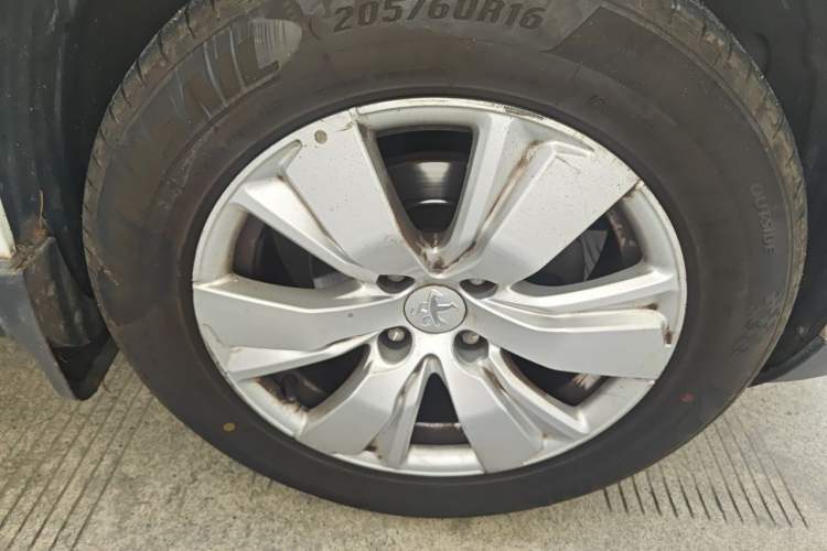 Used Peugeot 2008 2014 1.6L Automatic Fashion Edition Exterior 1