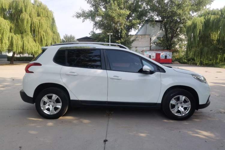 Used Peugeot 2008 2014 1.6L Manual Trend Edition Exterior 2