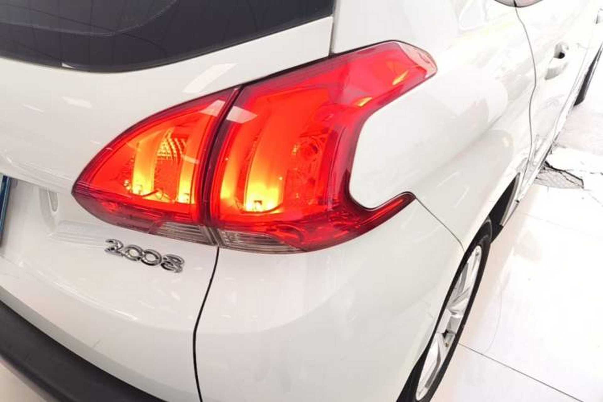 Used Peugeot 2008 2014 1.6L Automatic Fashion Edition Exterior 3