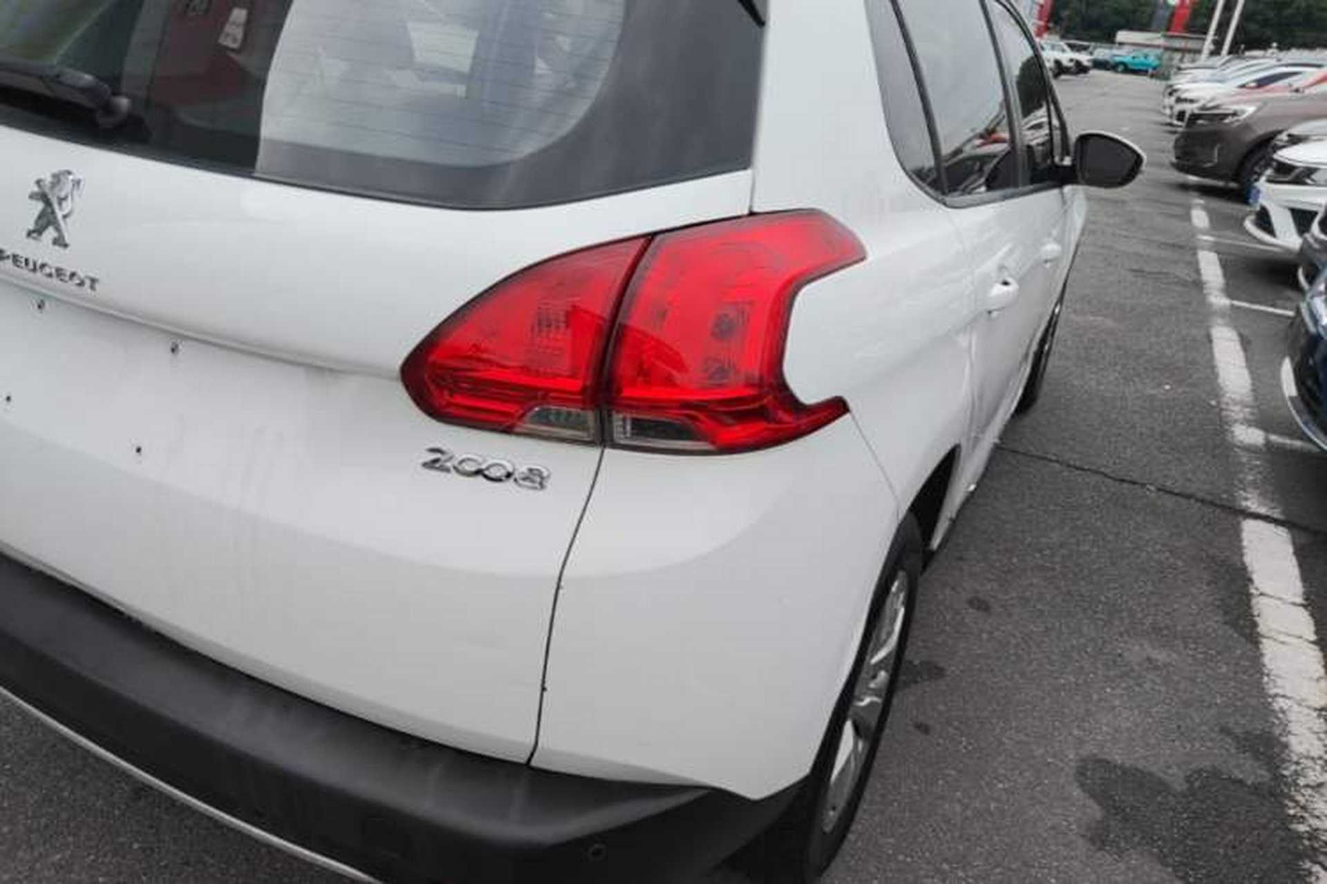 Used Peugeot 2008 2014 1.6L Automatic Fashion Edition Exterior 3