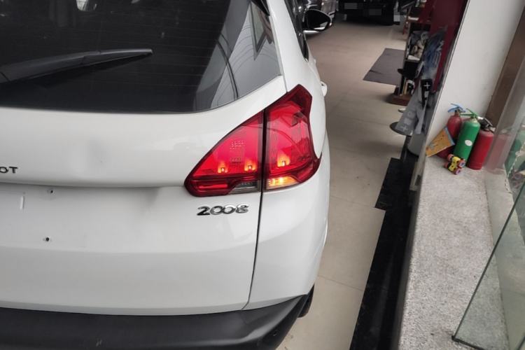 Used Peugeot 2008 2014 1.6L Automatic Navigation Edition Exterior 3