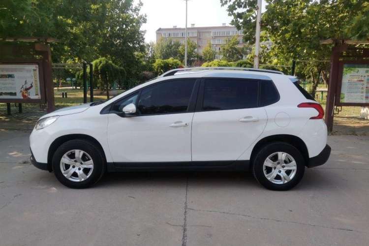 Used Peugeot 2008 2014 1.6L Manual Trend Edition Exterior 3