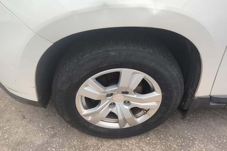 Used Peugeot 2008 2014 1.6L Automatic Trend Edition Exterior 4