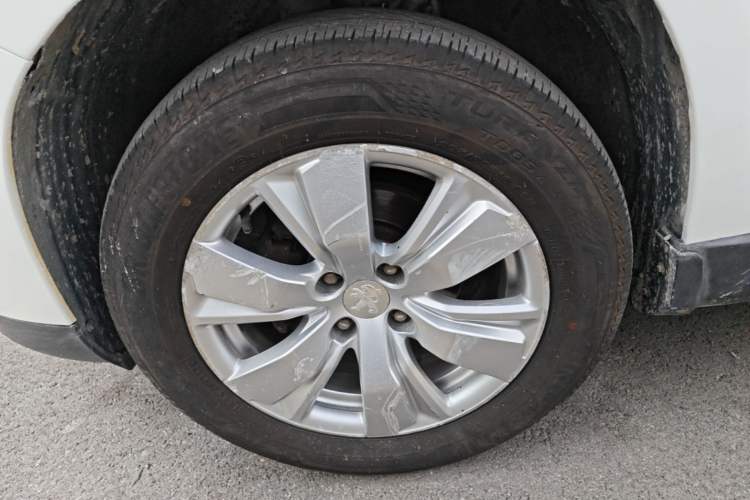 Used Peugeot 2008 2014 1.6L Automatic Fashion Edition Exterior 4
