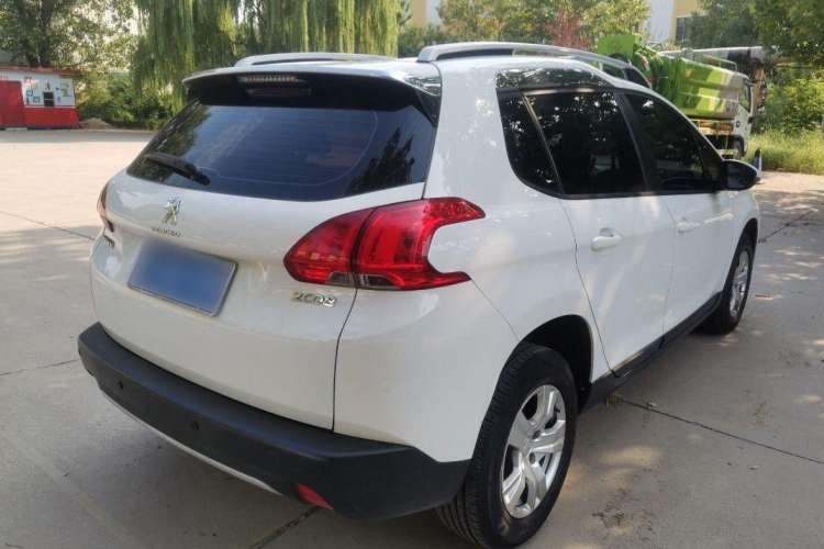 Used Peugeot 2008 2014 1.6L Manual Trend Edition Exterior 4