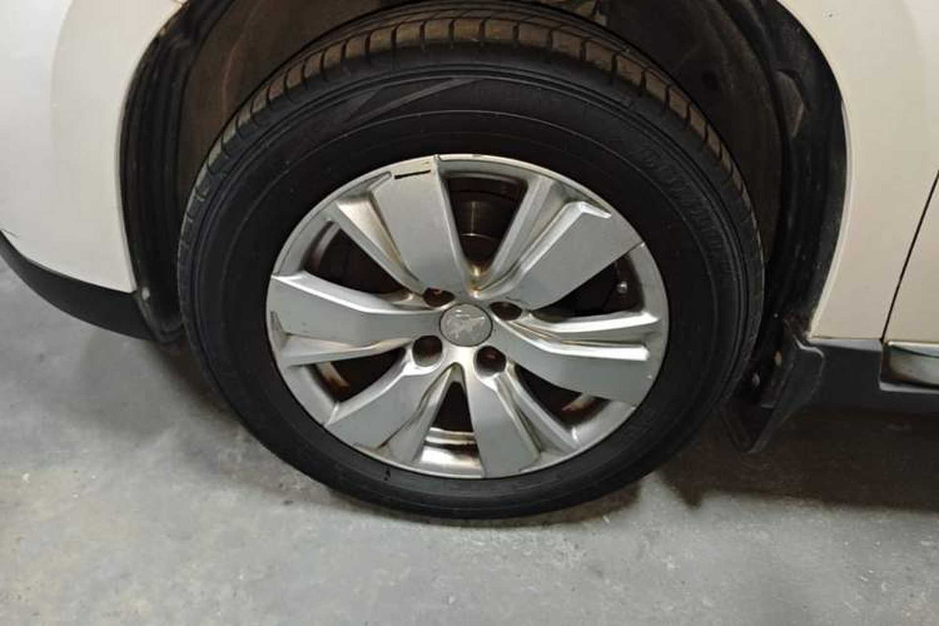 Used Peugeot 2008 2014 1.6L Automatic Fashion Edition Exterior 4