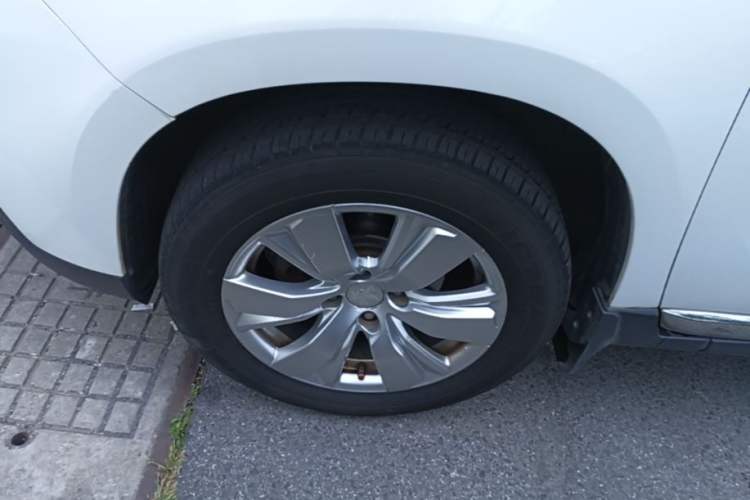Used Peugeot 2008 2014 1.6L Automatic Fashion Edition Exterior 4