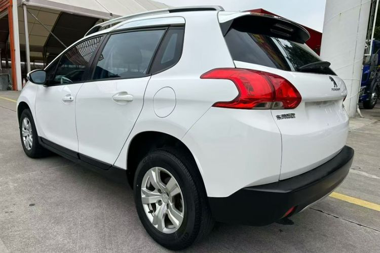 Used Peugeot 2008 2014 1.6L Manual Trend Edition Exterior 4