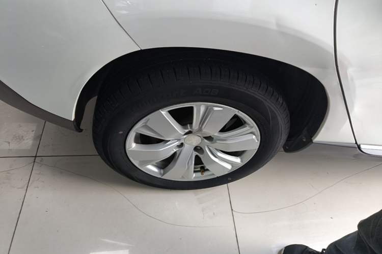 Used Peugeot 2008 2014 1.6L Automatic Fashion Edition Exterior 5