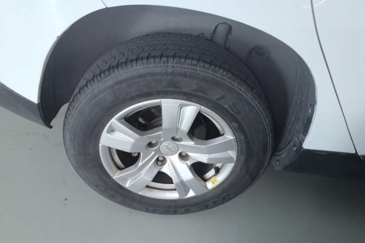 Used Peugeot 2008 2014 1.6L Automatic Trend Edition Exterior 5