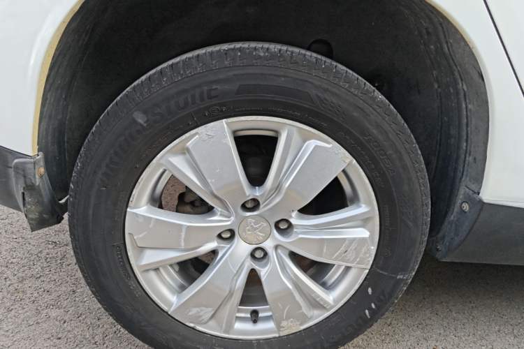 Used Peugeot 2008 2014 1.6L Automatic Fashion Edition Exterior 5