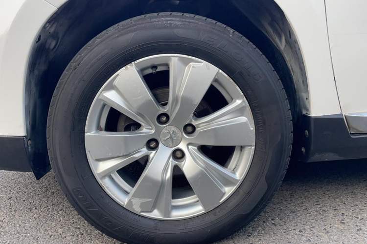 Used Peugeot 2008 2014 1.6L Automatic Fashion Edition Exterior 6