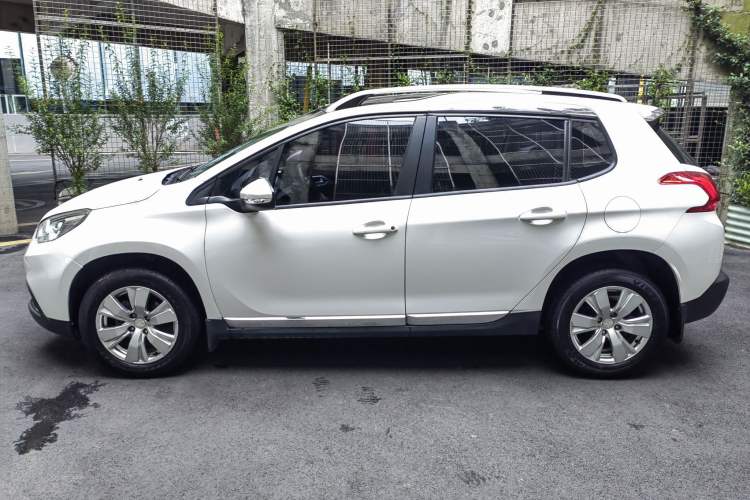 Used Peugeot 2008 2014 1.6L Automatic Fashion Edition Exterior 6