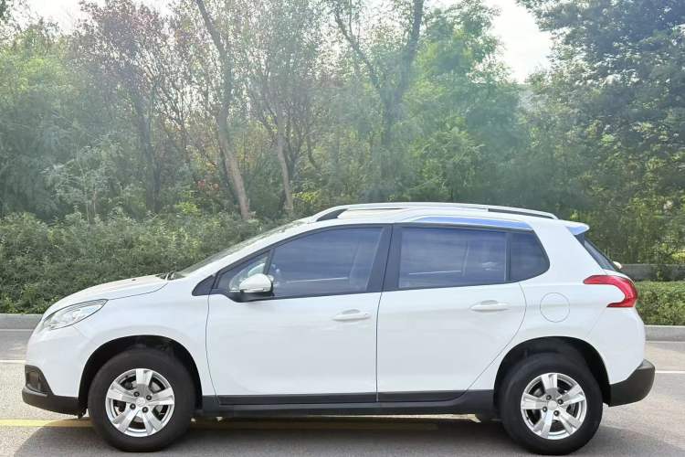 Used Peugeot 2008 2014 1.6L Manual Trend Edition Exterior 6