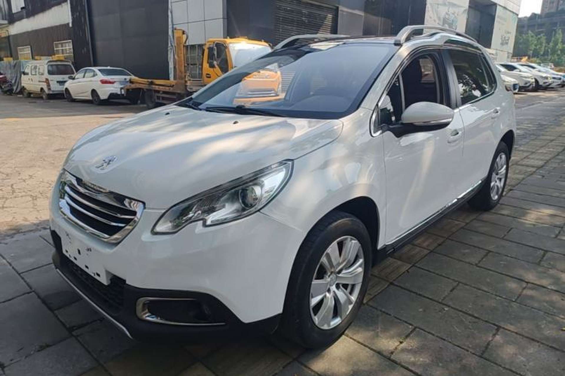 Used Peugeot 2008 2014 1.6L Automatic Fashion Edition Front Left 45 Deg