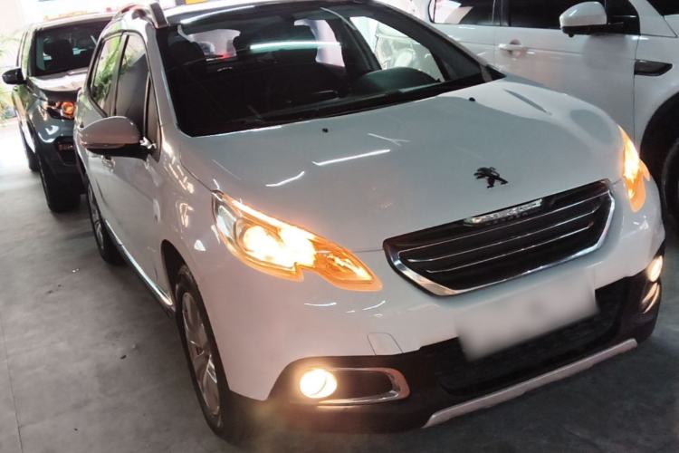 Used Peugeot 2008 2014 1.6L Automatic Fashion Edition Front Right 45 Deg