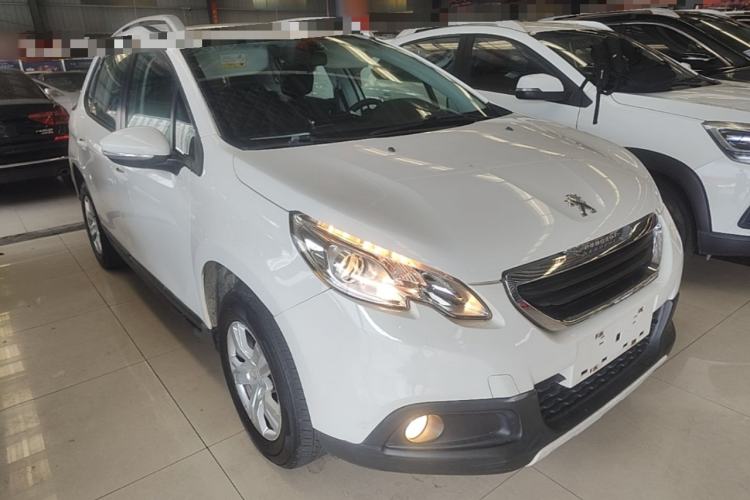 Used Peugeot 2008 2014 1.6L Manual Trend Edition Front Right 45 Deg