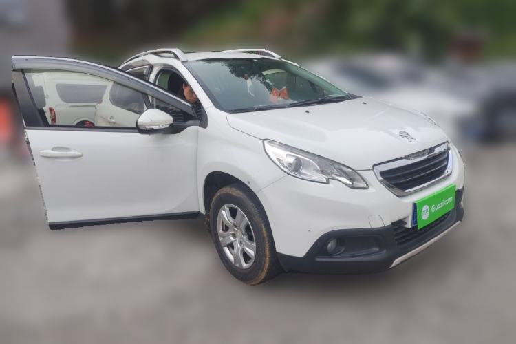 Used Peugeot 2008 2014 1.6L Manual Trend Edition Front Right 45 Deg