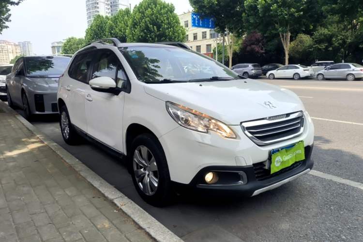 Used Peugeot 2008 2014 1.6L Automatic Fashion Edition Front Right 45 Deg