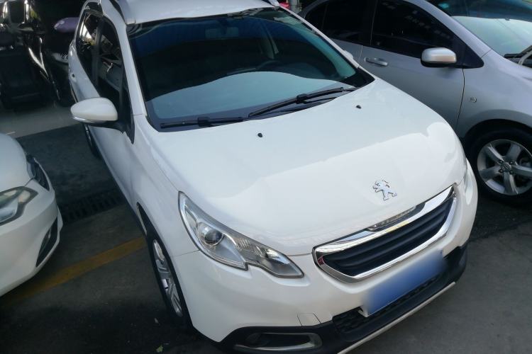 Used Peugeot 2008 2014 1.6L Automatic Trend Edition Front Right 45 Deg