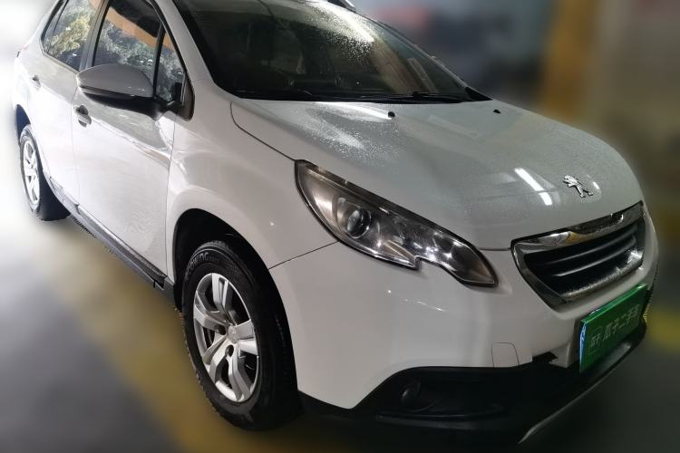 Used Peugeot 2008 2014 1.6L Automatic Trend Edition Front Right 45 Deg