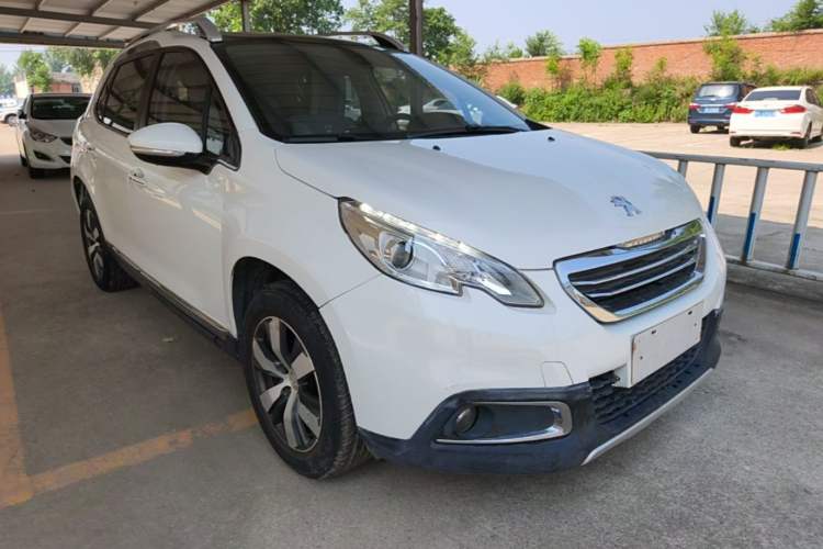 Used Peugeot 2008 2014 1.6L Automatic Navigation Edition Front Right 45 Deg