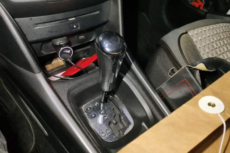Used Peugeot 2008 2014 1.6L Automatic Fashion Edition Gear Lever