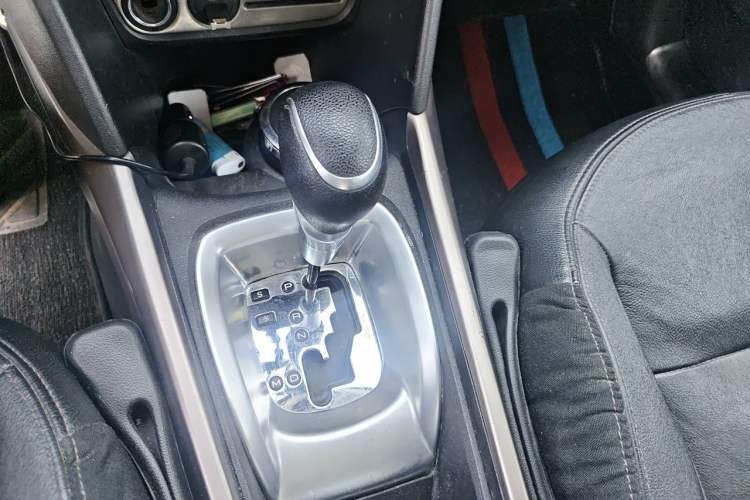 Used Peugeot 2008 2014 1.6L Automatic Navigation Edition Gear Lever