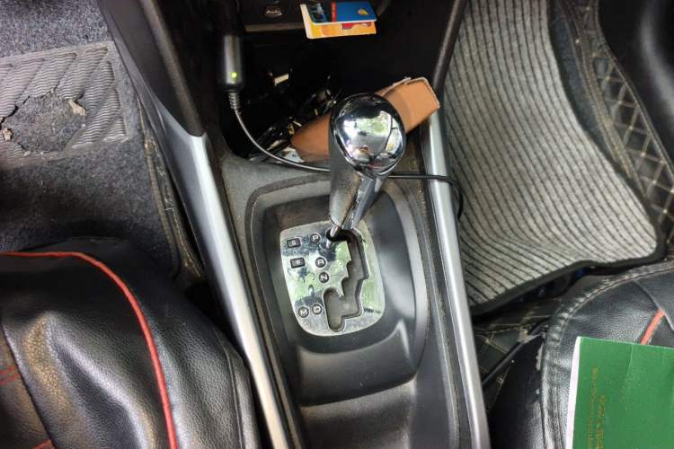 Used Peugeot 2008 2014 1.6L Automatic Trend Edition Gear Lever