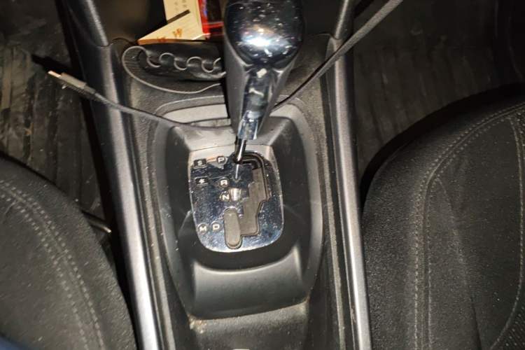 Used Peugeot 2008 2014 1.6L Automatic Fashion Edition Gear Lever