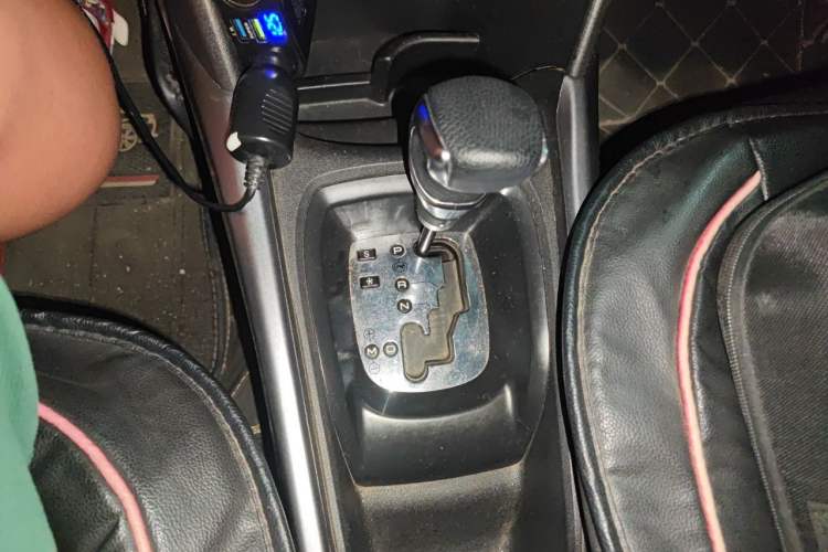 Used Peugeot 2008 2014 1.6L Automatic Fashion Edition Gear Lever
