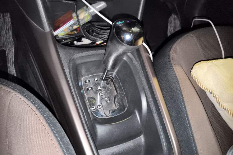 Used Peugeot 2008 2014 1.6L Automatic Fashion Edition Gear Lever