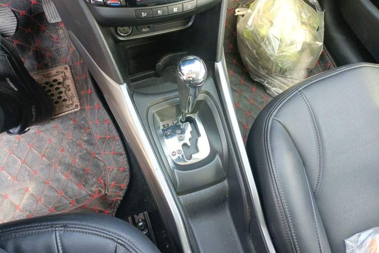 Used Peugeot 2008 2014 1.6L Automatic Fashion Edition Gear Lever