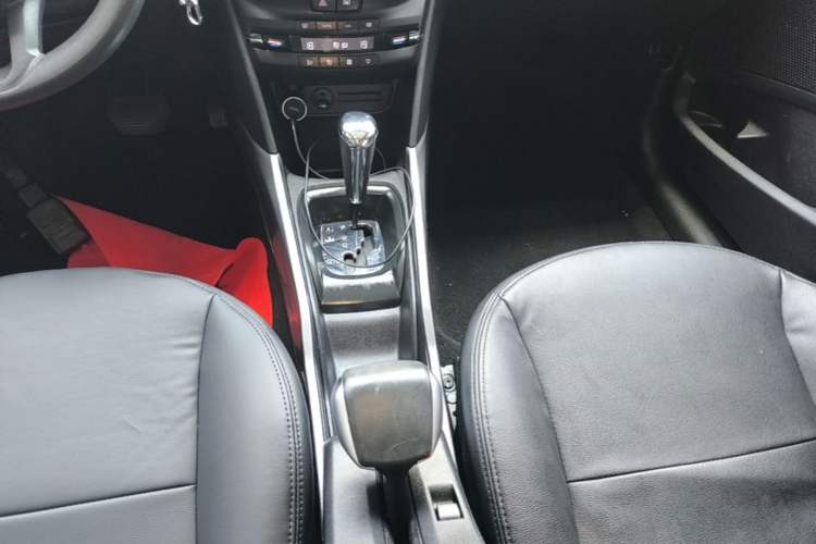 Used Peugeot 2008 2014 1.6L Automatic Fashion Edition Gear Lever