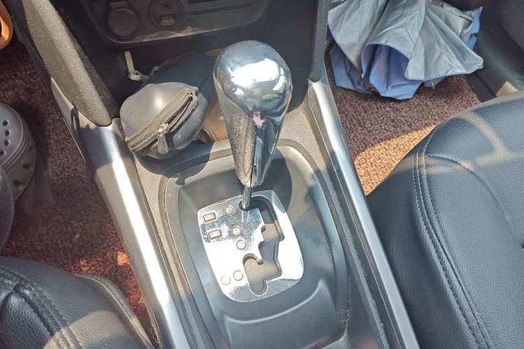 Used Peugeot 2008 2014 1.6L Automatic Fashion Edition Gear Lever