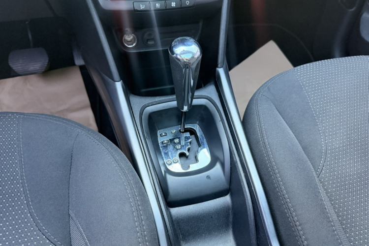 Used Peugeot 2008 2014 1.6L Automatic Fashion Edition Gear Lever