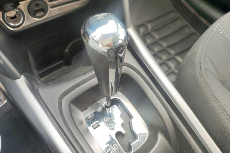 Used Peugeot 2008 2014 1.6L Automatic Fashion Edition Gear Lever