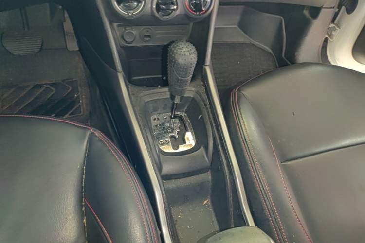Used Peugeot 2008 2014 1.6L Automatic Trend Edition Gear Lever