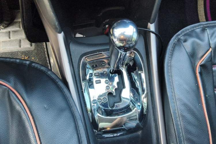 Used Peugeot 2008 2014 1.6L Automatic Fashion Edition Gear Lever