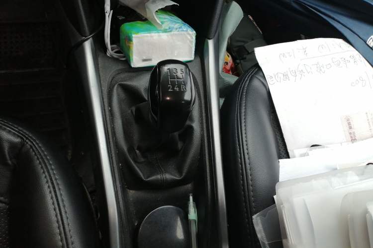 Used Peugeot 2008 2014 1.6L Manual Trend Edition Gear Lever