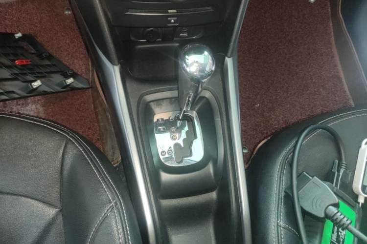 Used Peugeot 2008 2014 1.6L Automatic Trend Edition Gear Lever