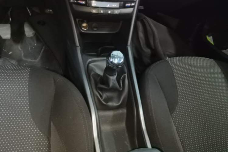 Used Peugeot 2008 2014 1.6L Manual Fashion Edition Gear Lever