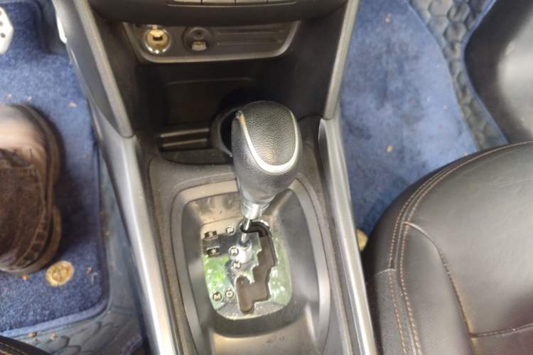 Used Peugeot 2008 2014 1.6L Automatic Navigation Edition Gear Lever