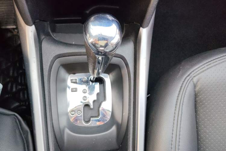 Used Peugeot 2008 2014 1.6L Automatic Fashion Edition Gear Lever