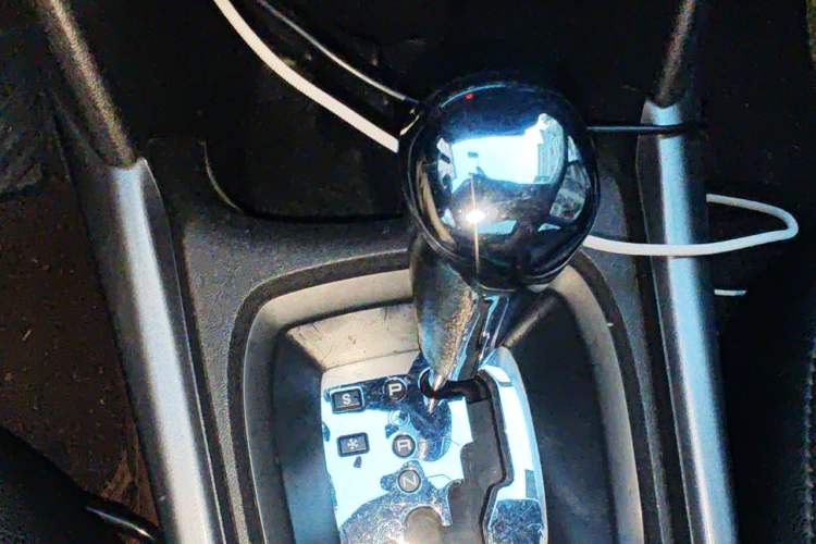 Used Peugeot 2008 2014 1.6L Automatic Fashion Edition Gear Lever