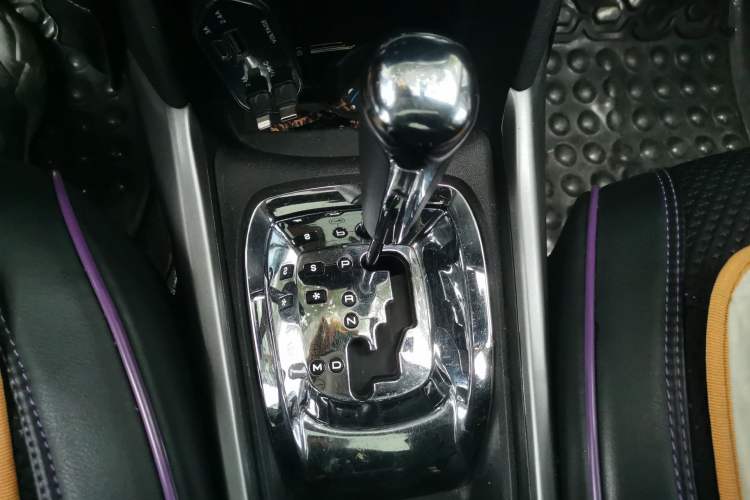 Used Peugeot 2008 2014 1.6L Automatic Excellence Edition Gear Lever