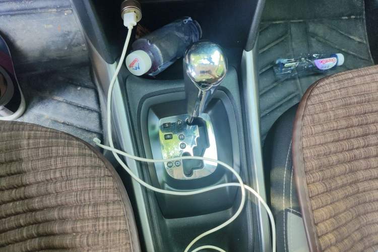 Used Peugeot 2008 2014 1.6L Automatic Trend Edition Gear Lever