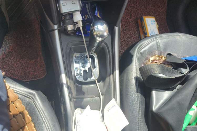 Used Peugeot 2008 2014 1.6L Automatic Trend Edition Gear Lever
