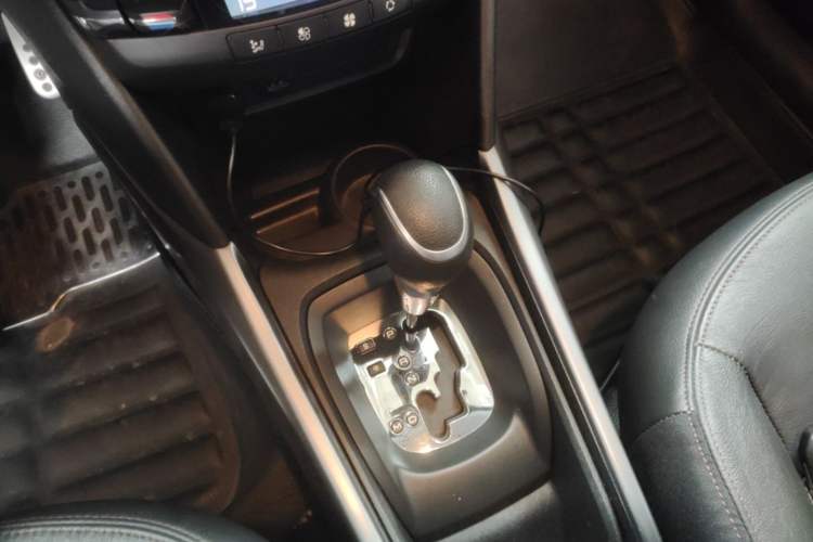 Used Peugeot 2008 2014 1.6L Automatic Navigation Edition Gear Lever