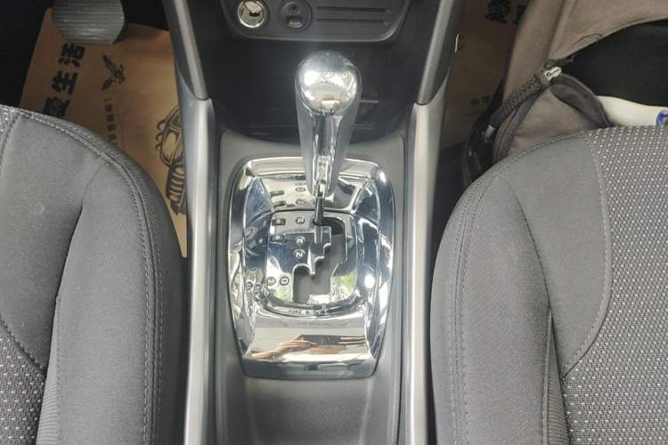 Used Peugeot 2008 2014 1.6L Automatic Fashion Edition Gear Lever
